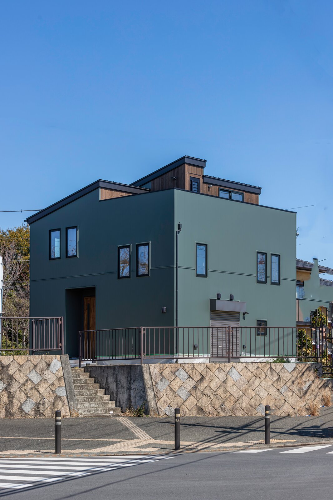 宙を身近に感じる、ルーフバルコニーのある住まい